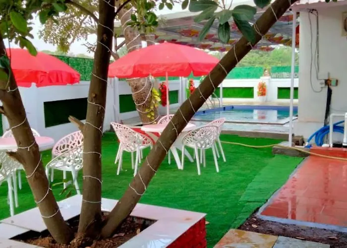 The White House Retreat Poolvilla Karjat